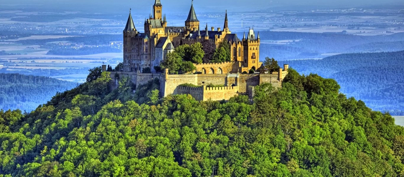 Το κάστρο που ανήκει στην ίδια οικογένεια για 33 γενιές - Παραμένει ίδιο εδώ και οκτώ αιώνες (βίντεο)